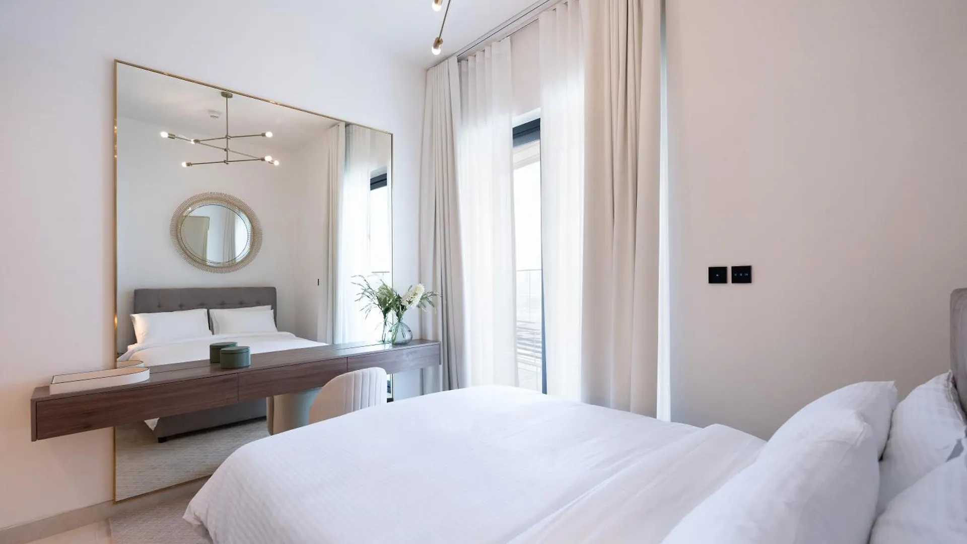 Apartment Keyrock Living - Binghatti Canal Sky Retreat Dubai