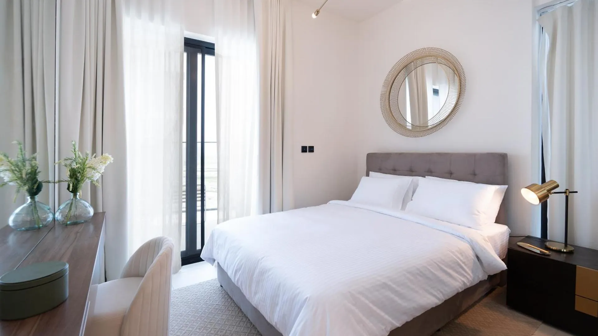 Apartment Keyrock Living - Binghatti Canal Sky Retreat Dubai