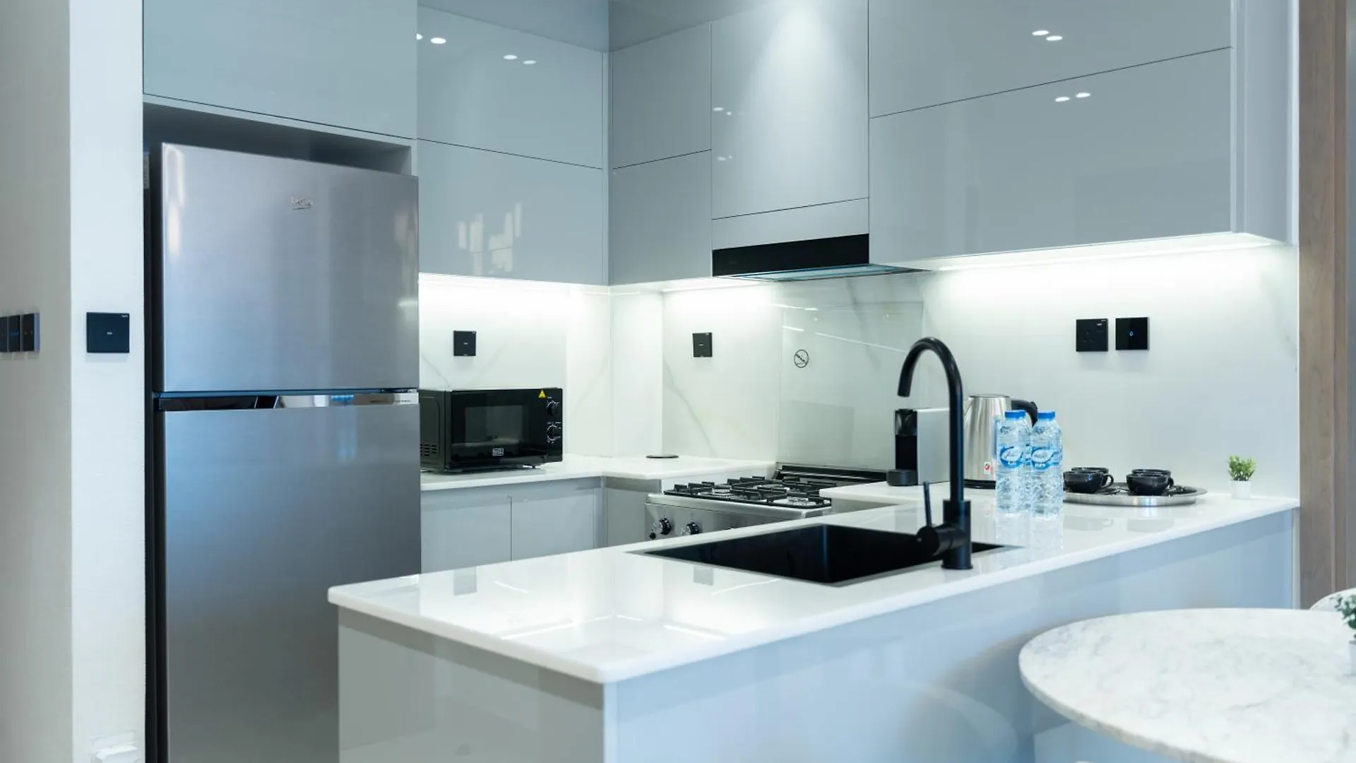 Apartment Keyrock Living - Binghatti Canal Sky Retreat Dubai