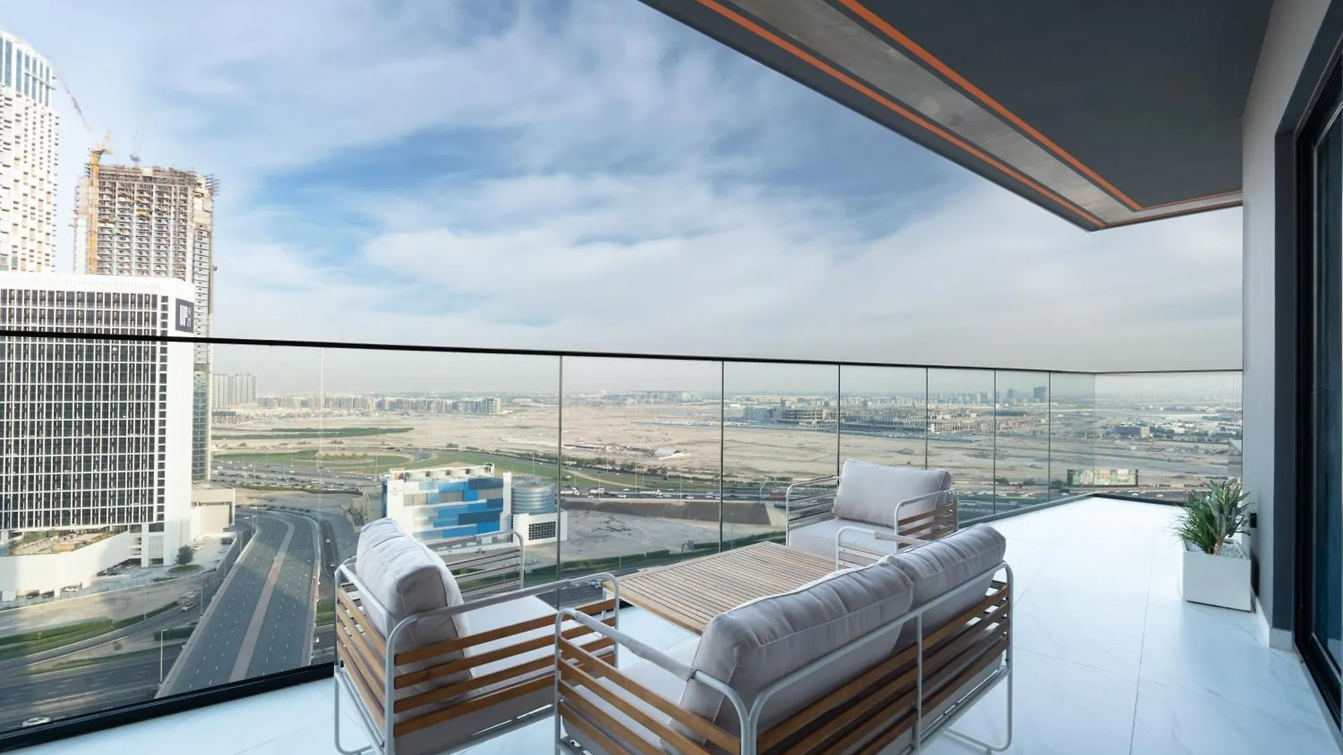 Apartment Keyrock Living - Binghatti Canal Sky Retreat Dubai